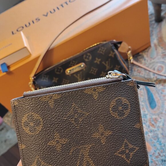 Eva Monogram Clutch with original strap - Picture 7 of 14